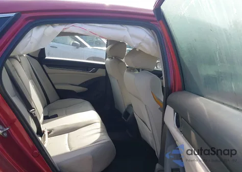 2018 Honda Accord Lx z USA, uszkodzony, nr VIN 1HGCV1F18JA121375